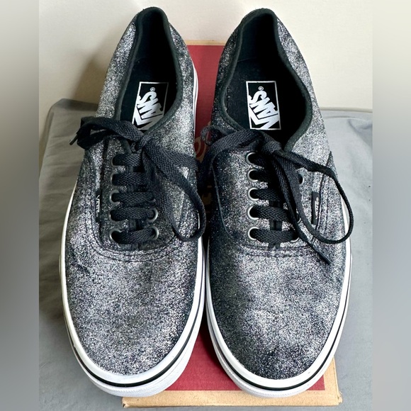 Vans Classic Black Silver Glitter Lace-Up Sneakers Women’s 8.5 / Men’s 7 – NWOT - Picture 4 of 9